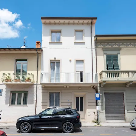 3 Ondina 200m From Sea Viareggio