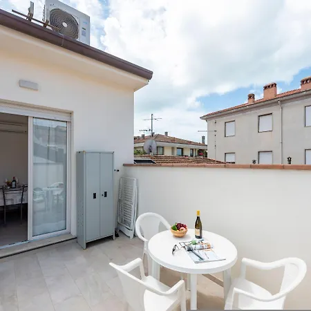 3 Ondina 200m From Sea Viareggio
