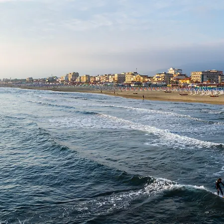 3 Ondina 200m From Sea Villa Viareggio